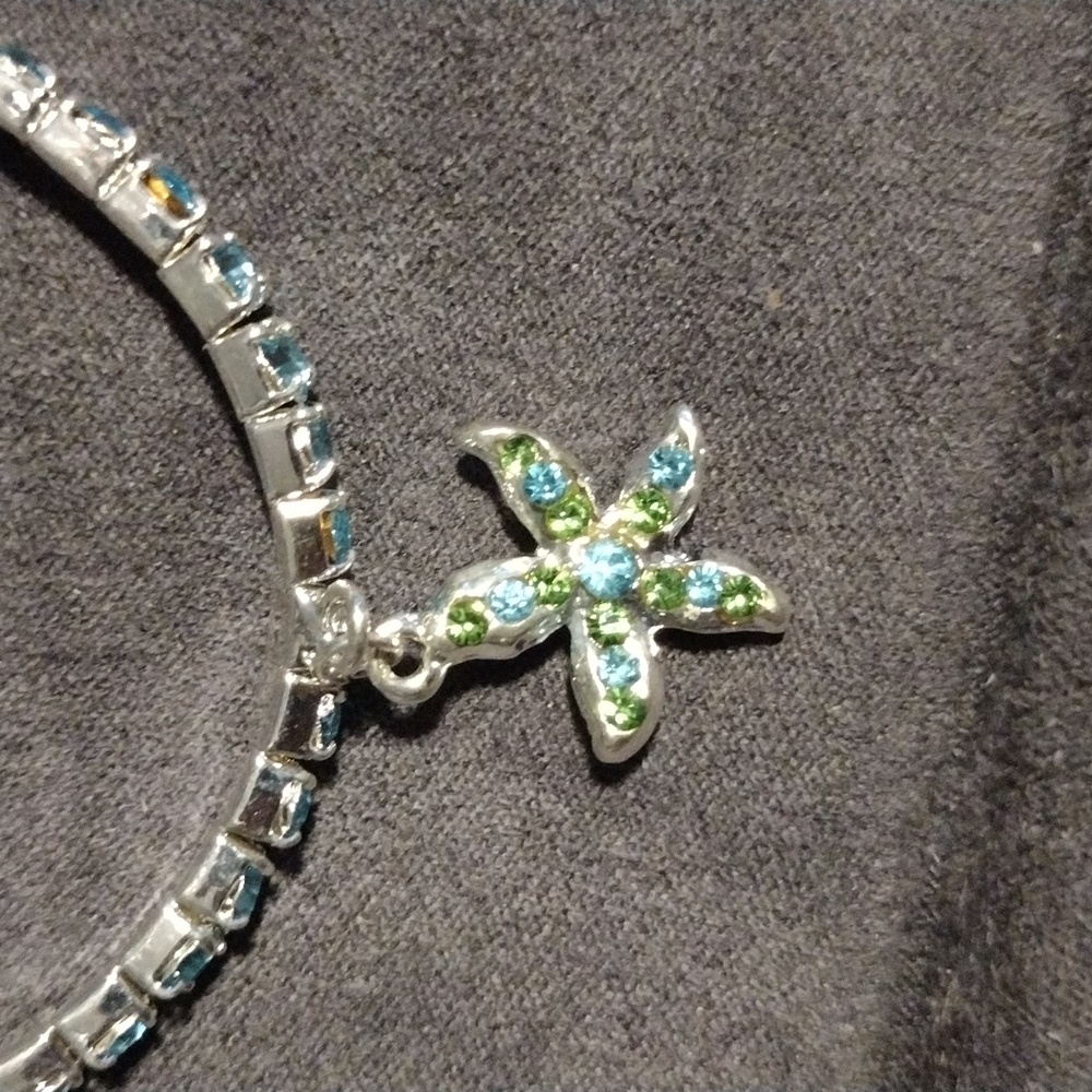 🦋 Genuine Crystals Blue And Green Crystal Starfish Bracelet - Picture 4 of 4
